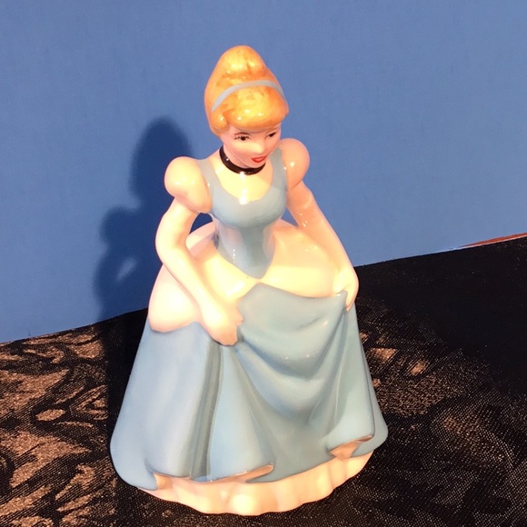 Vtg. Cinderella Disney Ceramic Figurine - Picture 3 of 16